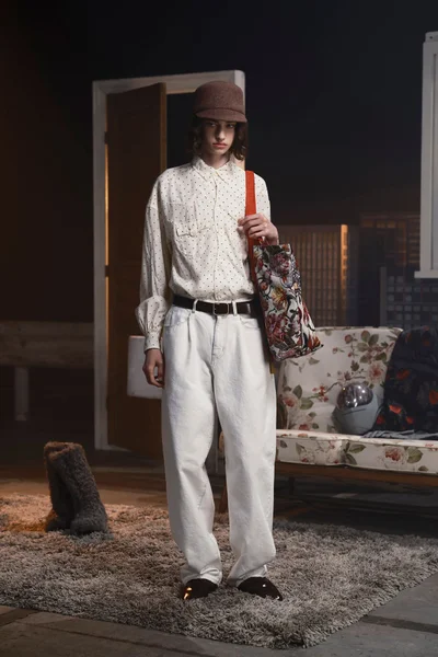 Look 14